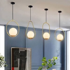 Lustre à boules de verre suspendues